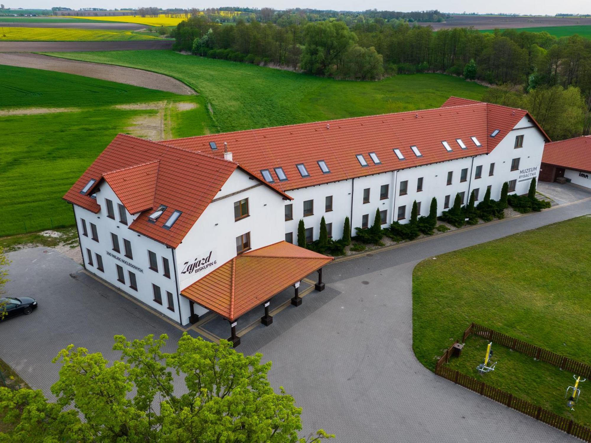 Zajazd W Biskupinie Exteriér fotografie